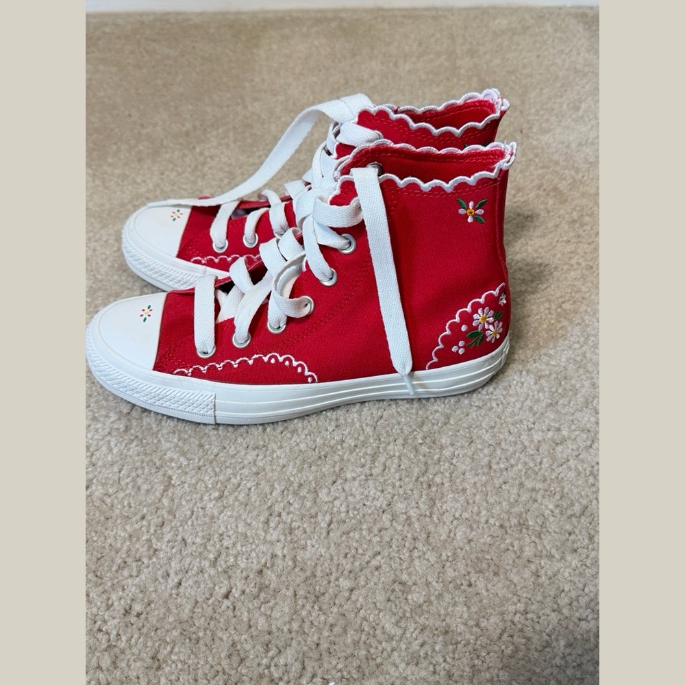 Converse Chuck Taylor Embroidered Floral Scalloped High Tops 6.5